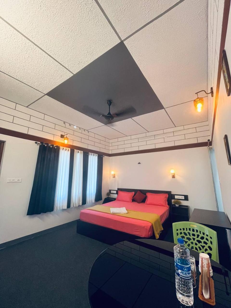 Linn View Home Stay Munnar Habitación foto